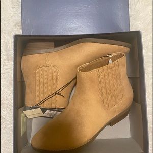 Universal thread booties
